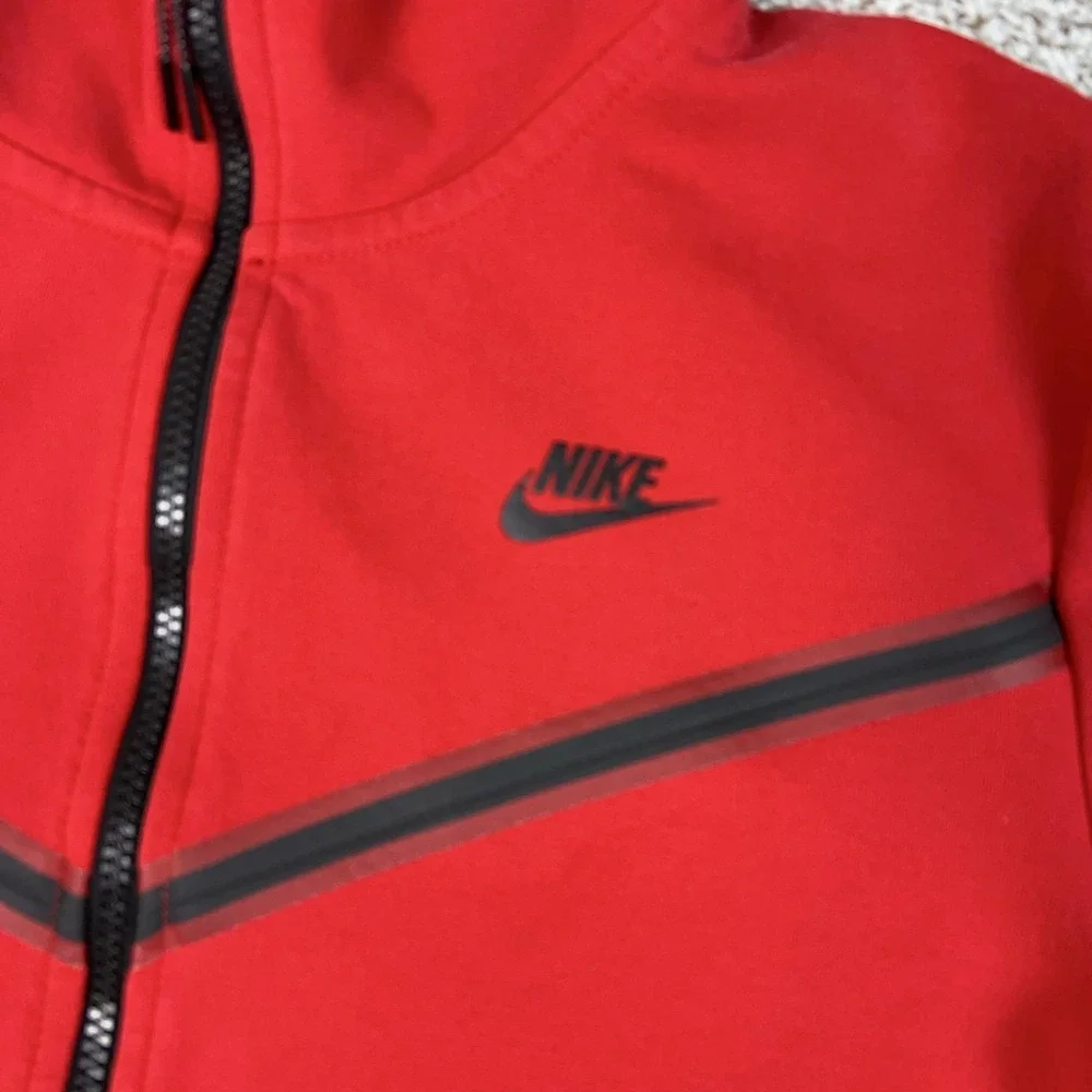 Nike Jacket Mens Medium Red Hooded Full Zip Tech Fleece Hoodie Running Gym Logo